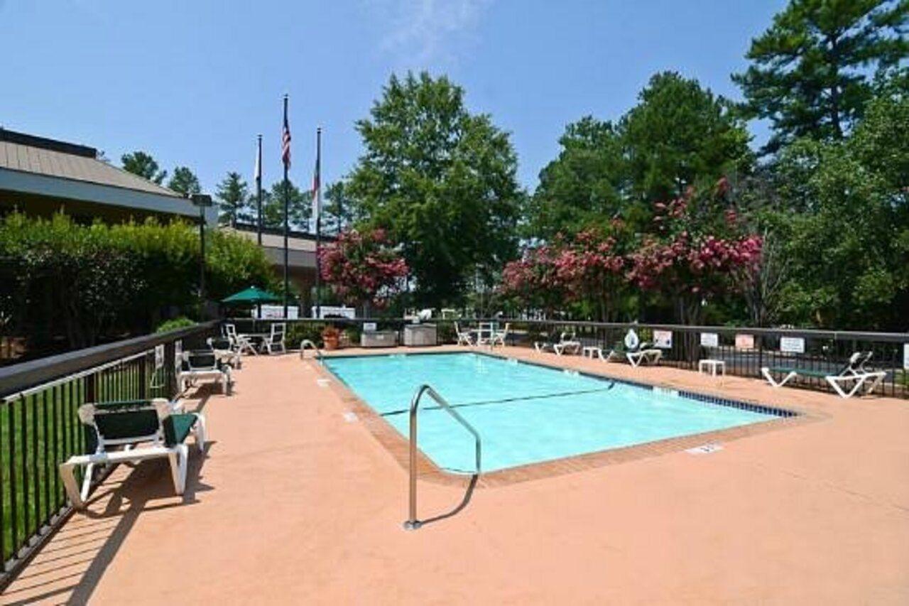 Hampton Inn Чапел Хилл Экстерьер фото