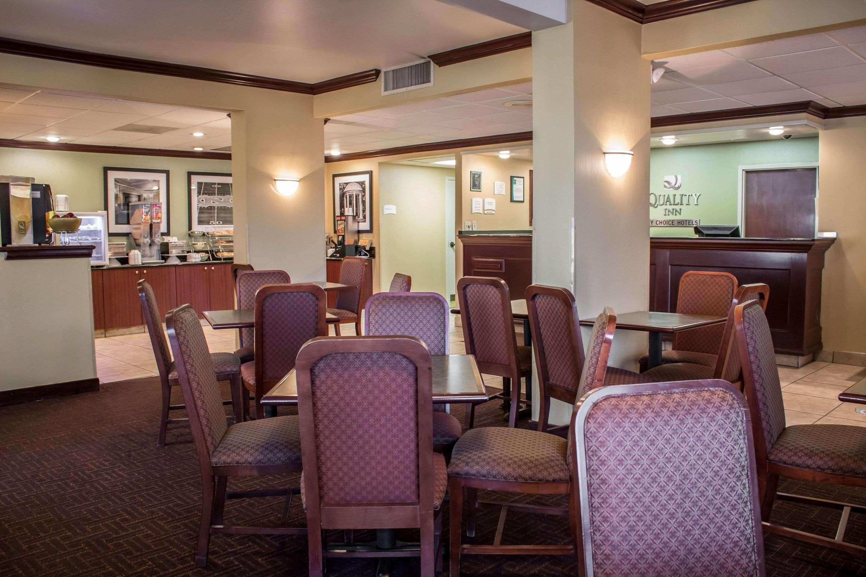 Hampton Inn Чапел Хилл Экстерьер фото