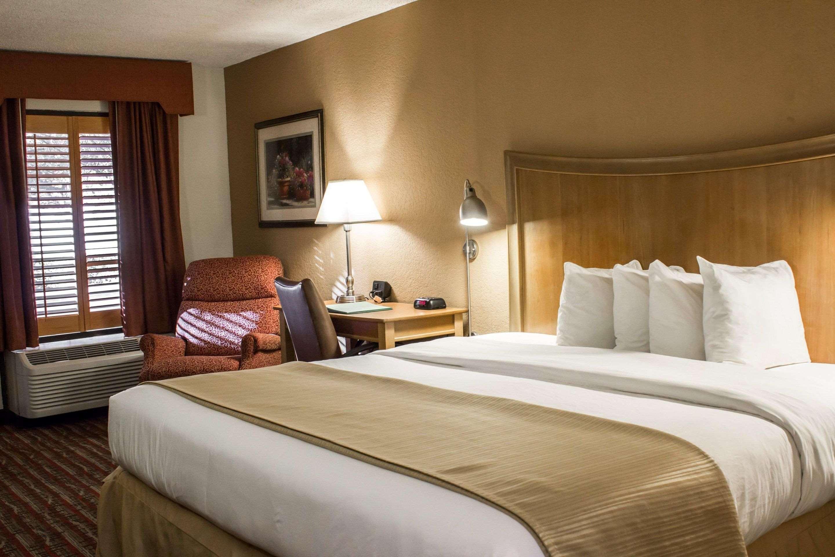 Hampton Inn Чапел Хилл Экстерьер фото