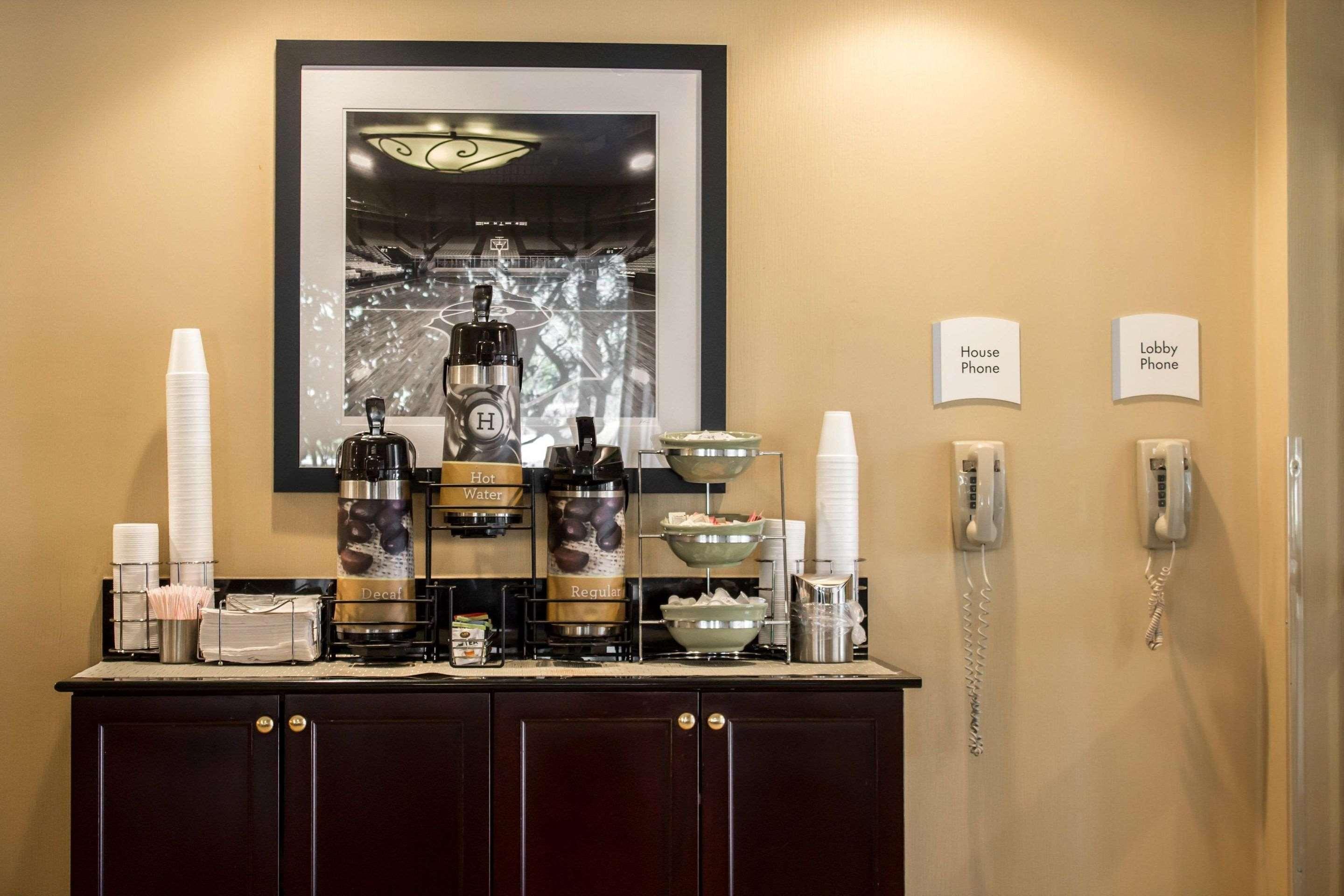 Hampton Inn Чапел Хилл Экстерьер фото