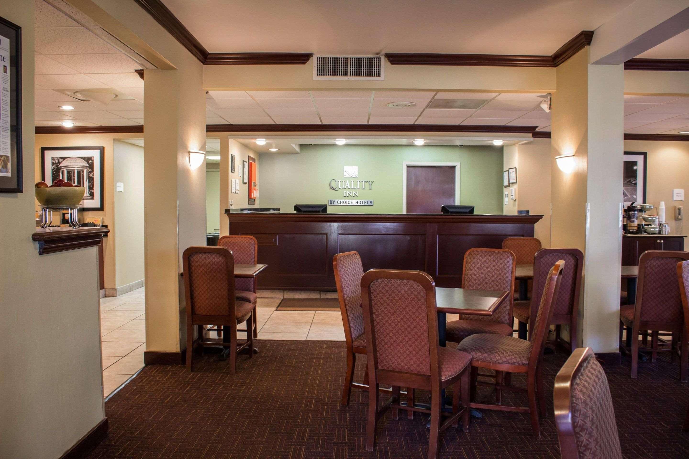 Hampton Inn Чапел Хилл Экстерьер фото